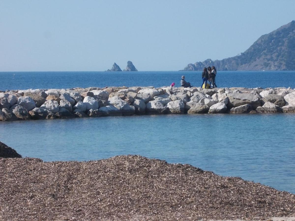T2 Climatise A 500M De La Plage Sur La Presqu'Ile De Saint Mandrier Sur Mer Luaran gambar